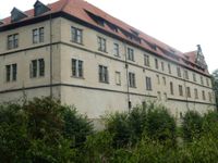 Vorbei an Schloss Brake