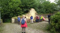 Erste Pause an der Burg Ravensberg